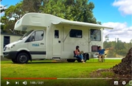 キャラバンパークチェックインとセットアップ