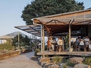 ザ・ファーム・スリーブルーダック・レストラン