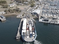 ブルーニー島フェリー