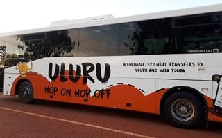 エアーズロック乗り降り自由バス