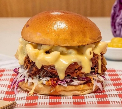 Easy Street DinerのThe Pigmac Burger