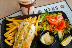 サーファーズパラダイスSLSCのグリルド・バラマンディー