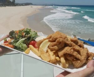 カランビン・ビーチ・ヴァイキング・SLSCのソルトペッパー・カラマリ 