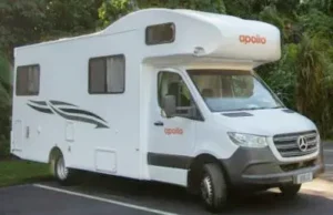 4 Berth バスルーム付きキャンパーバンのイメージ