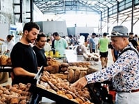 キャリッジワークス･ファーマーズ･マーケット